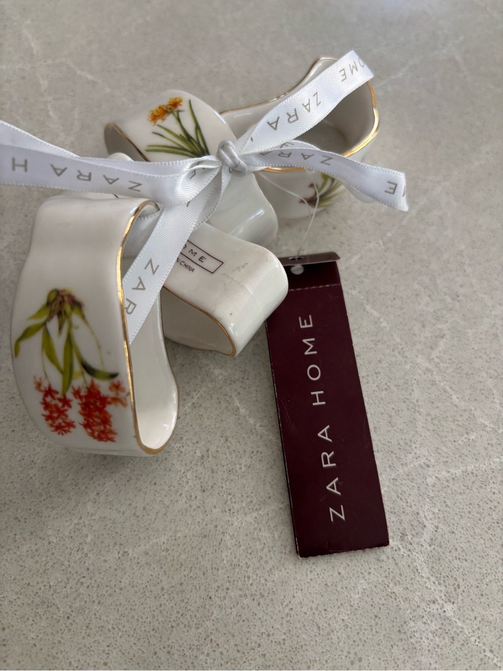 Zara Home Porcelain Floral Napkin Rings - White with Gold Trim Ceramic